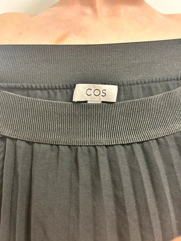 COS Black Pleated Midi Skirt EUR 44 | Minimalist Quiet Luxury Skirt
