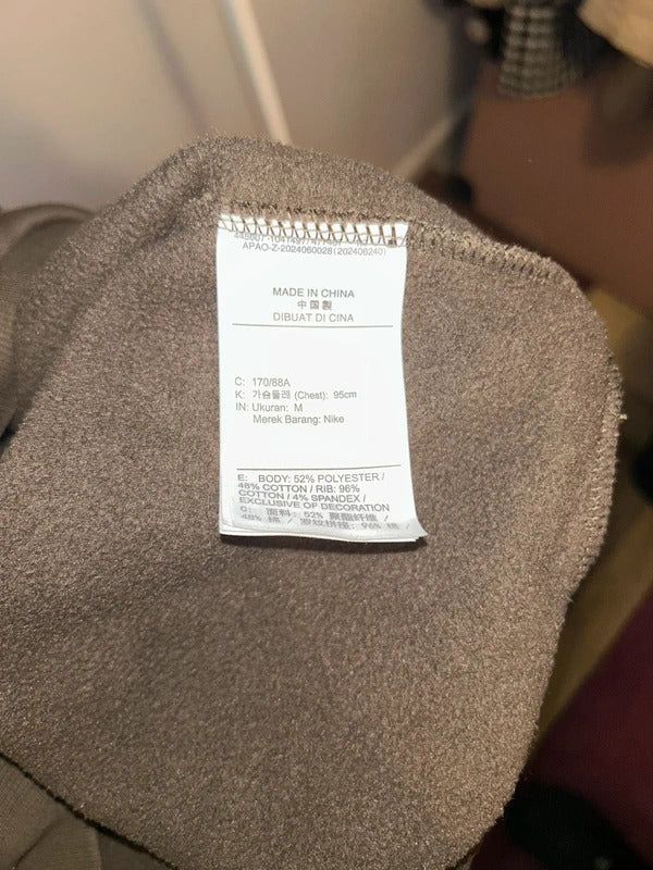 Nike Therma-FIT Brown Sweatshirt with Large Back Logo – Minimal Front M