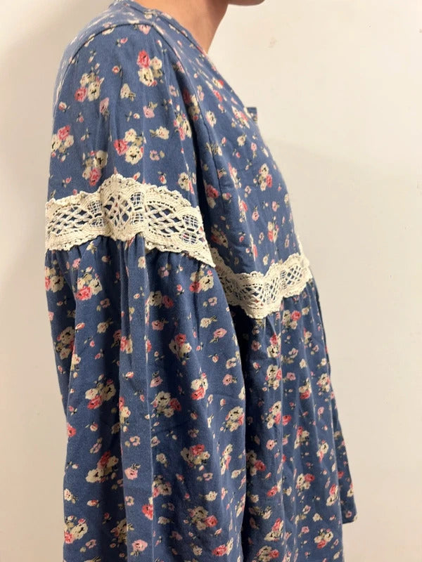 Elizabeth Born in England Blue Floral Lace Sleeve Smock Top Free Size