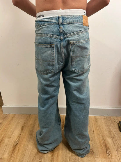 BDG Light-Wash Baggy Boyfriend Jeans W31 L31 | 90s Model-Off-Duty Denim