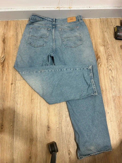 BDG Light-Wash Baggy Boyfriend Jeans W31 L31 | 90s Model-Off-Duty Denim