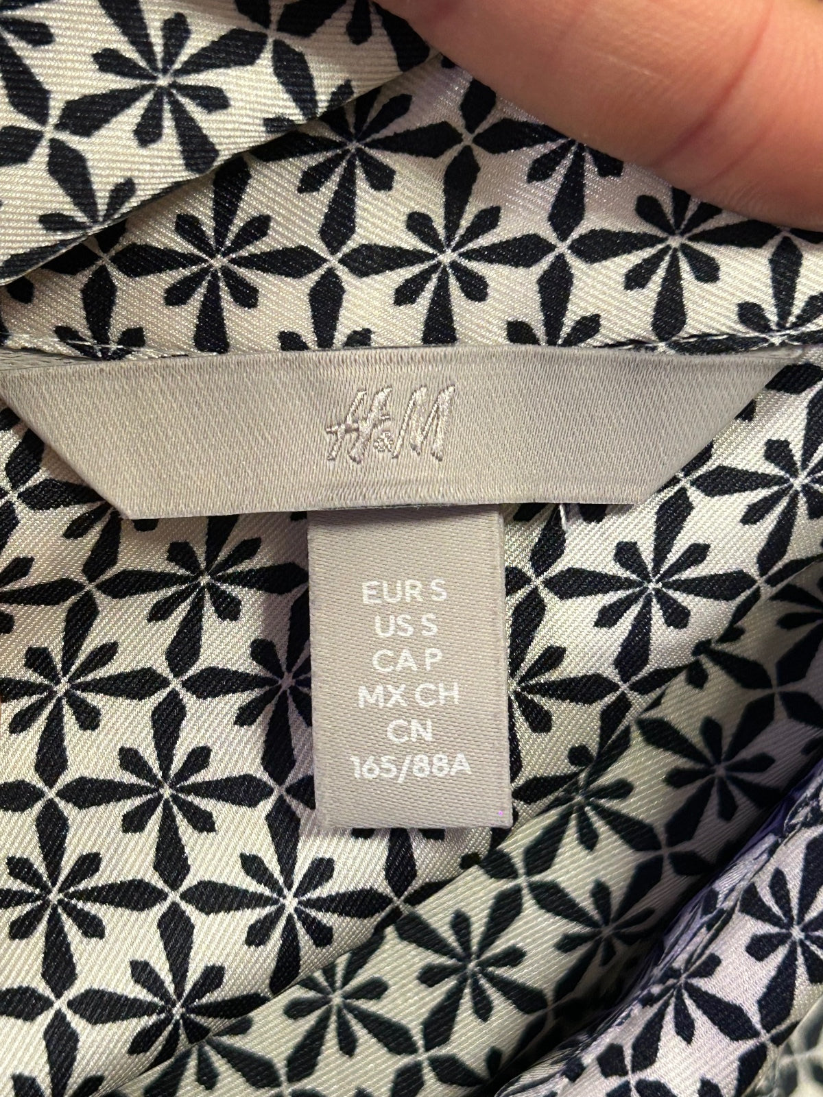 H&M Premium Geometric Print Shirt Size S  Long Sleeve Smart Casual Shirt