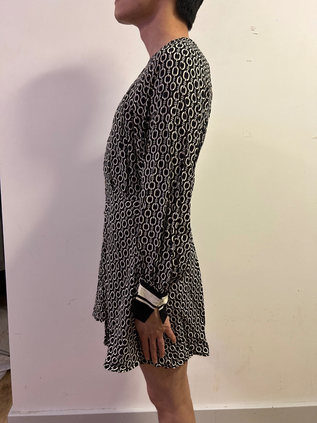 H&M Black & White Geometric Print Blouse XS Long Sleeve Relaxed Shirt