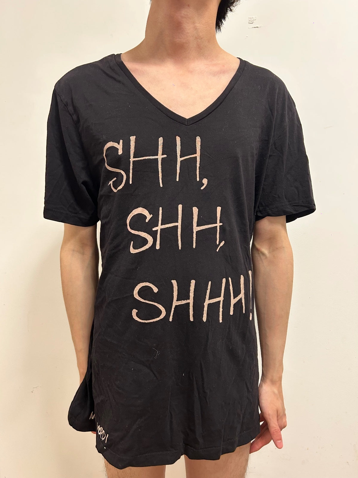 Bershka black graphic V-Neck T-Shirt | “shh,sh， Shhhh | Size L