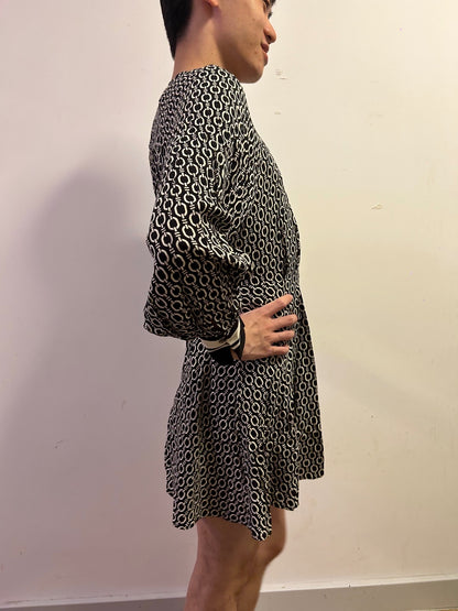 H&M Black & White Geometric Print Blouse XS Long Sleeve Relaxed Shirt