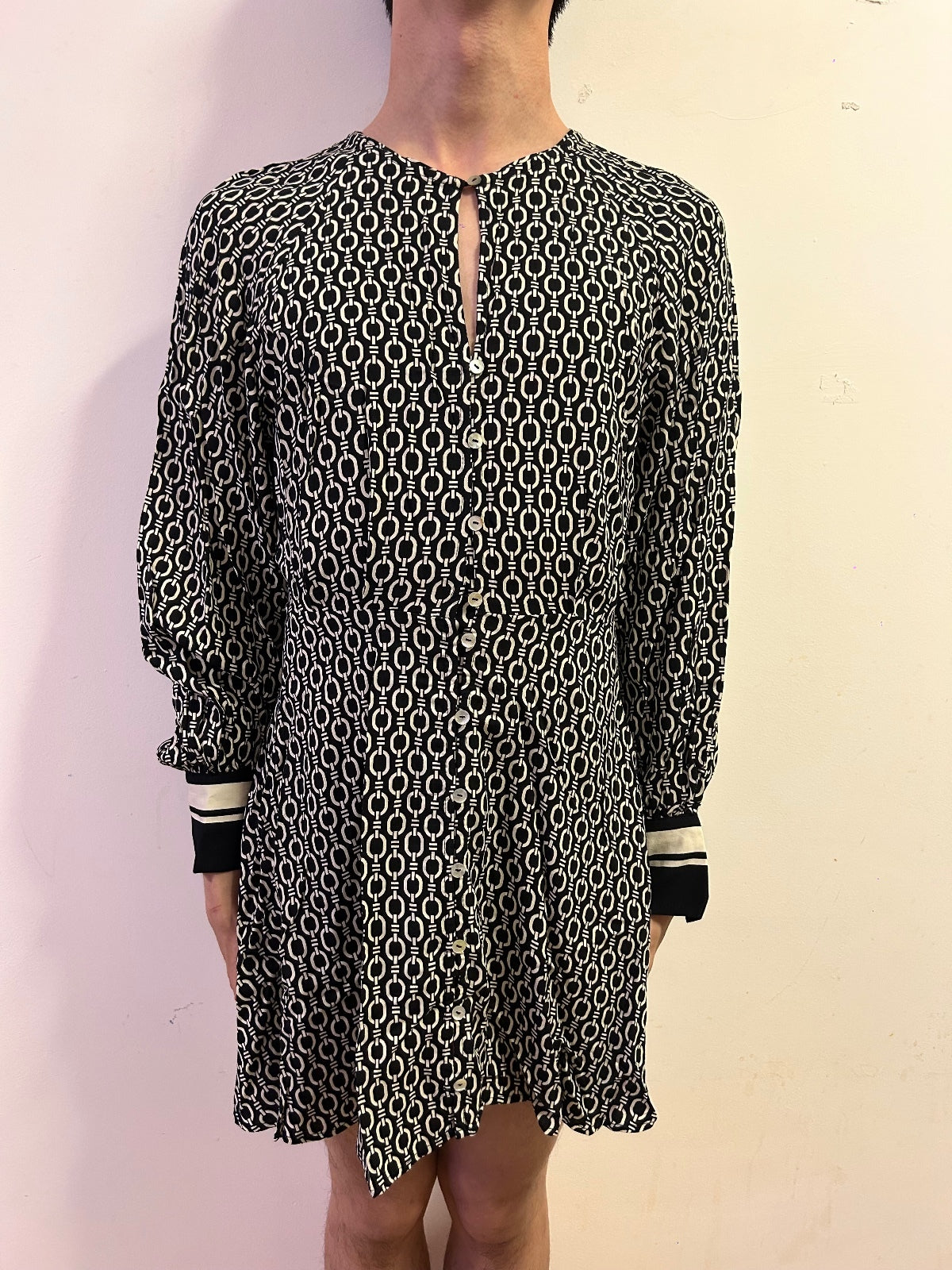 H&M Black & White Geometric Print Blouse XS Long Sleeve Relaxed Shirt