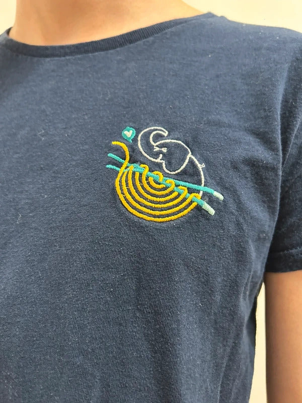 Thai Navy Embroidered T-Shirt | Cute Bangkok Travel Tee M